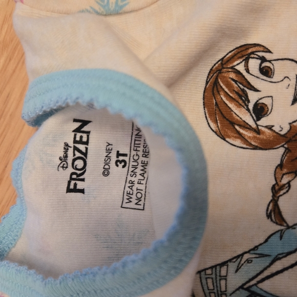 3T pajamas - Picture 1 of 4